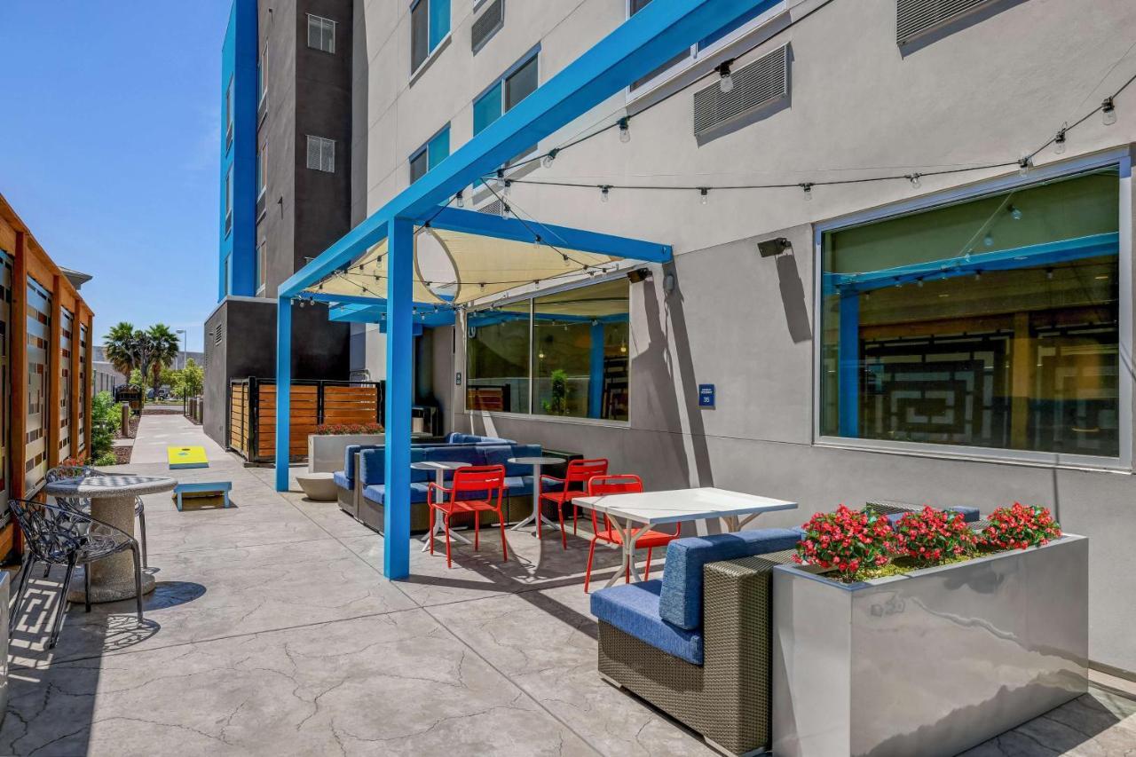Tru By Hilton Lathrop Hotel Exterior photo
