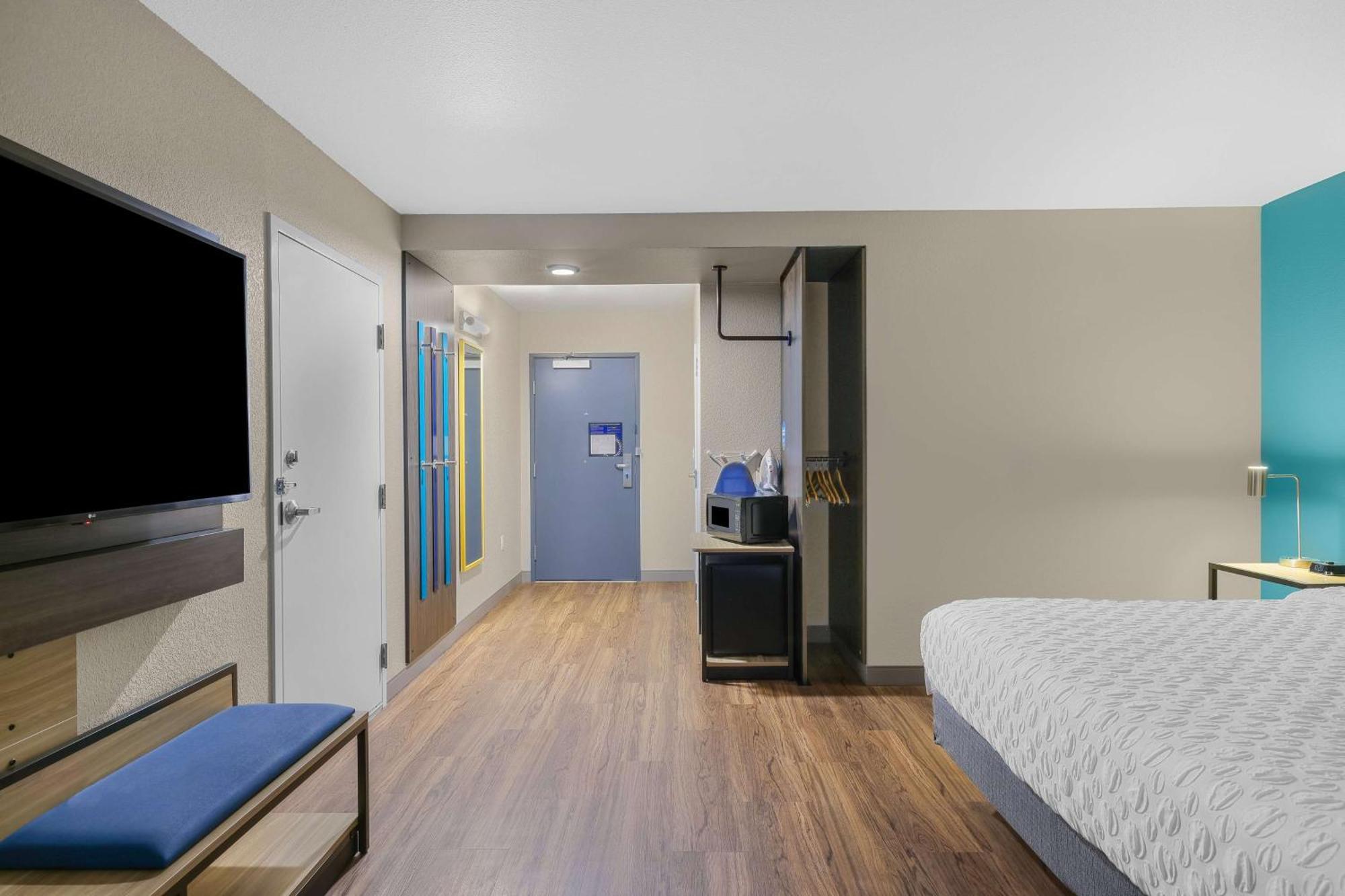 Tru By Hilton Lathrop Hotel Exterior photo